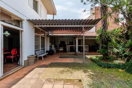 Casa à venda com 241m², 4 quartos e 4 vagas