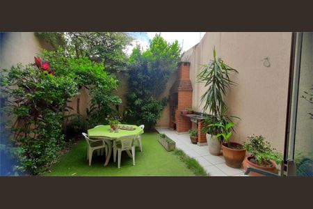 Casa à venda com 176m², 3 quartos e 3 vagas