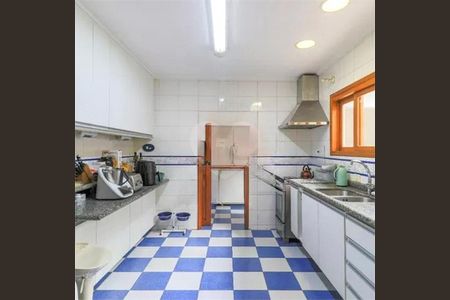 Casa de condomínio à venda com 196m², 3 quartos e 2 vagas