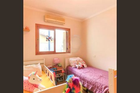 Casa de condomínio à venda com 196m², 3 quartos e 2 vagas
