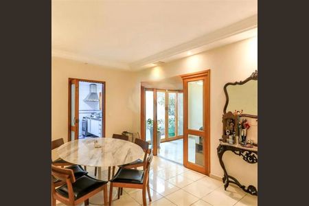 Casa de condomínio à venda com 196m², 3 quartos e 2 vagas