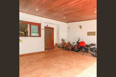 Casa de condomínio à venda com 196m², 3 quartos e 2 vagas