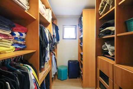 Apartamento à venda com 135m², 4 quartos e 2 vagas Apartamento à venda com 135m², 4 quartos e 2 vagasSuíte