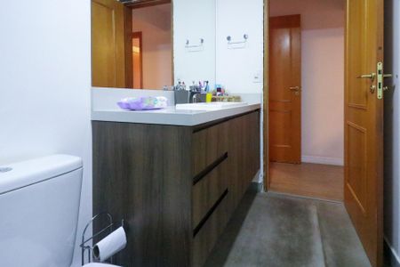 Apartamento à venda com 135m², 4 quartos e 2 vagas Apartamento à venda com 135m², 4 quartos e 2 vagasBanheiro Social