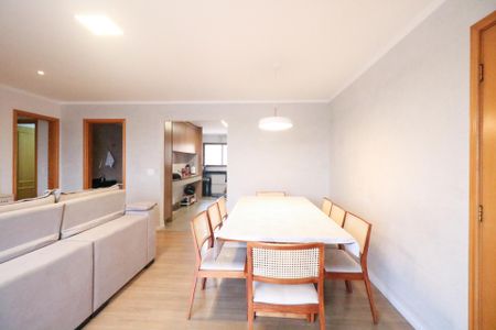 Apartamento à venda com 135m², 4 quartos e 2 vagas Apartamento à venda com 135m², 4 quartos e 2 vagasSala