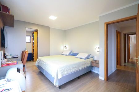 Apartamento à venda com 135m², 4 quartos e 2 vagas Apartamento à venda com 135m², 4 quartos e 2 vagasSuíte 4