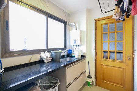 Apartamento à venda com 135m², 4 quartos e 2 vagas Apartamento à venda com 135m², 4 quartos e 2 vagasÁrea de Serviço