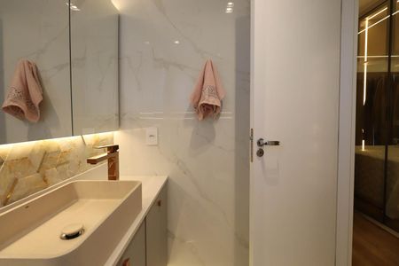 Apartamento à venda com 112m², 3 quartos e 2 vagas Apartamento à venda com 112m², 3 quartos e 2 vagasBanheiro da Suíte 2