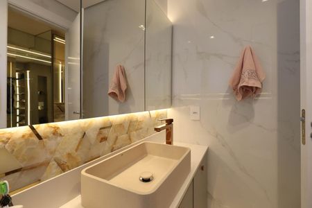 Apartamento à venda com 112m², 3 quartos e 2 vagas Apartamento à venda com 112m², 3 quartos e 2 vagasBanheiro da Suíte 2