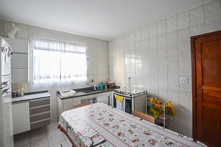 Casa à venda com 460m², 2 quartos e 3 vagas Casa à venda com 460m², 2 quartos e 3 vagasCozinha