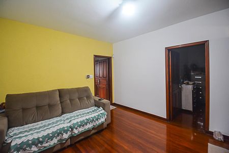 Casa à venda com 460m², 2 quartos e 3 vagasSala