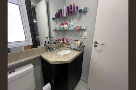 Apartamento à venda com 78m², 2 quartos e 2 vagas Apartamento à venda com 78m², 2 quartos e 2 vagasBanheiro da Suíte