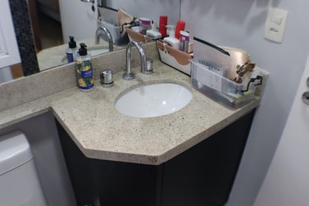 Apartamento à venda com 78m², 2 quartos e 2 vagas Apartamento à venda com 78m², 2 quartos e 2 vagasBanheiro da Suíte