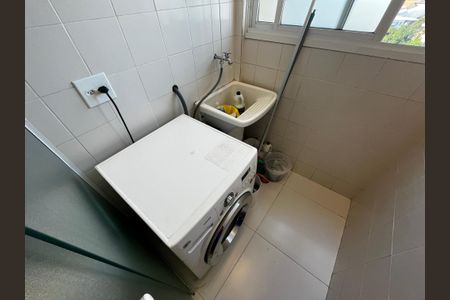 Apartamento à venda com 64m², 2 quartos e 3 vagasÁrea de Serviço