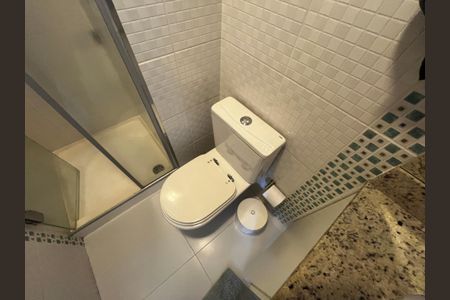 Apartamento à venda com 64m², 2 quartos e 3 vagasBanheiro 