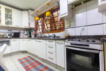 Casa à venda com 160m², 2 quartos e 2 vagas Casa à venda com 160m², 2 quartos e 2 vagasCozinha