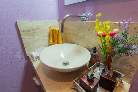 Casa à venda com 160m², 2 quartos e 2 vagas Casa à venda com 160m², 2 quartos e 2 vagasLavabo