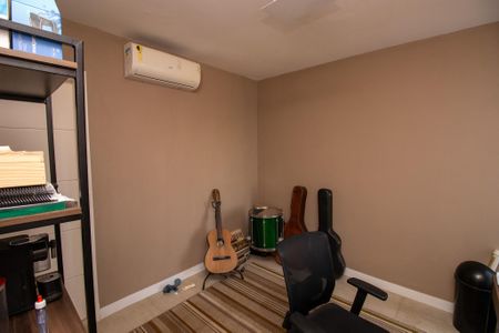 Casa de condomínio à venda com 350m², 3 quartos e 2 vagas Casa de condomínio à venda com 350m², 3 quartos e 2 vagasSuite