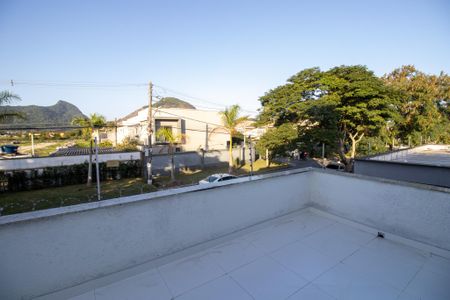 Casa de condomínio à venda com 350m², 3 quartos e 2 vagas Casa de condomínio à venda com 350m², 3 quartos e 2 vagasVaranda