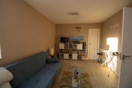 Casa de condomínio à venda com 350m², 3 quartos e 2 vagas Casa de condomínio à venda com 350m², 3 quartos e 2 vagasQuarto