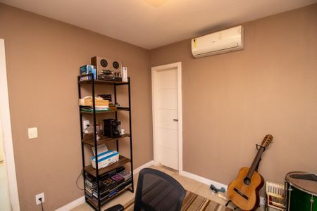 Casa de condomínio à venda com 350m², 3 quartos e 2 vagas Casa de condomínio à venda com 350m², 3 quartos e 2 vagasSuite