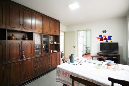 Casa à venda com 270m², 4 quartos e 4 vagas Casa à venda com 270m², 4 quartos e 4 vagasCopa