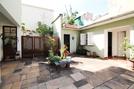 Casa à venda com 270m², 4 quartos e 4 vagas Casa à venda com 270m², 4 quartos e 4 vagasQuintal