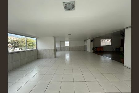 Apartamento para alugar com 80m², 2 quartos e 1 vagaÁrea comum - Salão de festas
