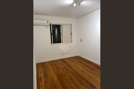 Casa à venda com 3 quartos, 318m² em Santo Amaro, São Paulo