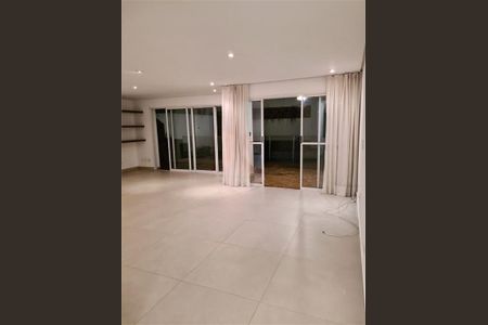 Casa à venda com 3 quartos, 318m² em Santo Amaro, São Paulo