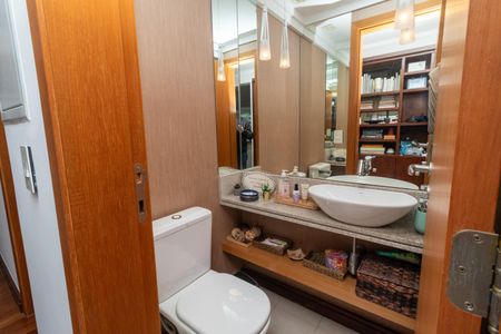Apartamento à venda com 144m², 3 quartos e 3 vagas Apartamento à venda com 144m², 3 quartos e 3 vagasLavabo