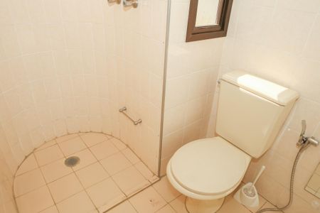 Apartamento à venda com 106m², 2 quartos e 2 vagas Apartamento à venda com 106m², 2 quartos e 2 vagasBanheiro da Suíte