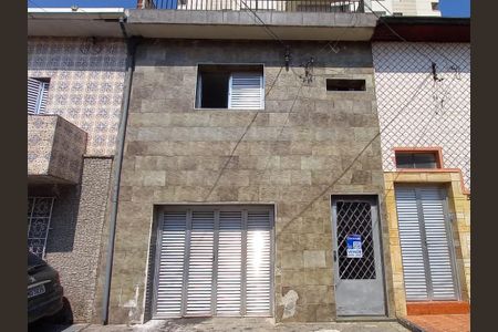 Casa à venda com 200m², 3 quartos e 2 vagas Casa à venda com 200m², 3 quartos e 2 vagasFachada