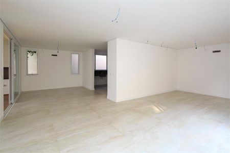 Casa à venda com 5 quartos, 380m² em Jardim Marajoara, São Paulo
