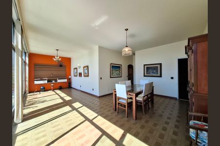 Apartamento à venda com 180m², 3 quartos e 1 vagaSala
