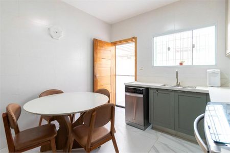 Casa à venda com 150m², 3 quartos e 2 vagas