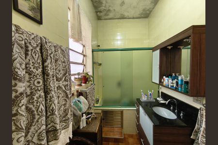 Casa à venda com 280m², 5 quartos e 3 vagas Casa à venda com 280m², 5 quartos e 3 vagasBanheiro