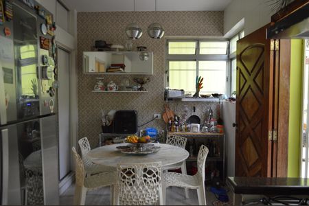 Casa à venda com 280m², 5 quartos e 3 vagasCozinha