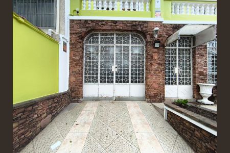 Casa à venda com 280m², 5 quartos e 3 vagas Casa à venda com 280m², 5 quartos e 3 vagasEntrada