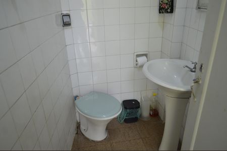 Casa à venda com 280m², 5 quartos e 3 vagasBanheiro de serviço