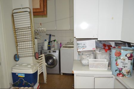 Casa à venda com 280m², 5 quartos e 3 vagasÁrea de Serviço