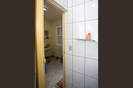 Casa à venda com 275m², 4 quartos e 2 vagasBanheiro de serviço