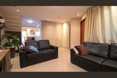 Casa à venda com 197m², 5 quartos e 3 vagasSala