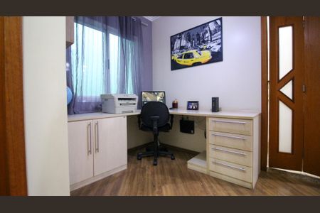 Casa à venda com 197m², 5 quartos e 3 vagasEscritório