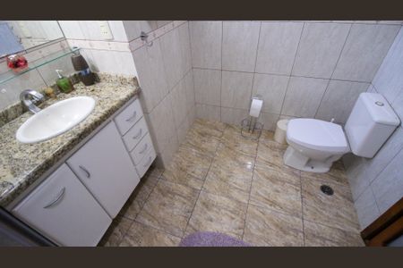 Casa à venda com 197m², 5 quartos e 3 vagasBanheiro da Suíte