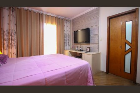 Casa à venda com 197m², 5 quartos e 3 vagasSuíte 