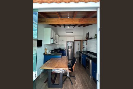 Apartamento à venda com 94m², 2 quartos e 1 vagaCozinha e Área de Serviço