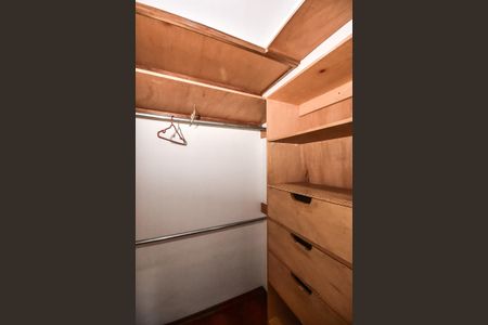 Apartamento para alugar com 65m², 2 quartos e 1 vagaCloset da suíte