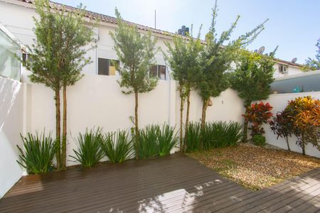 Casa de condomínio à venda com 189m², 3 quartos e 2 vagasQuintal