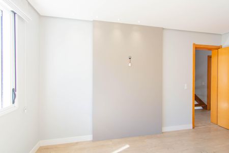 Casa de condomínio à venda com 189m², 3 quartos e 2 vagasSuíte